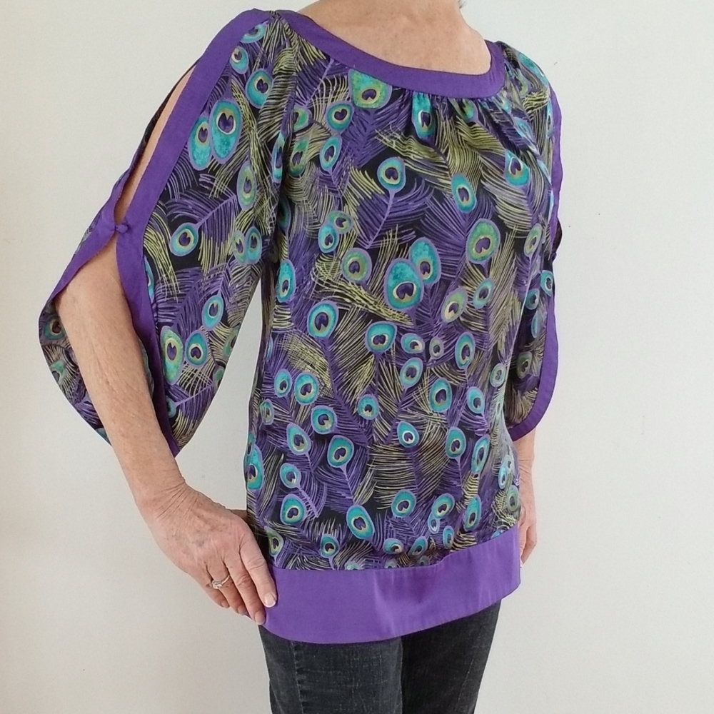 Hot in Hollywood Peacock Feather Open Sleeves Top